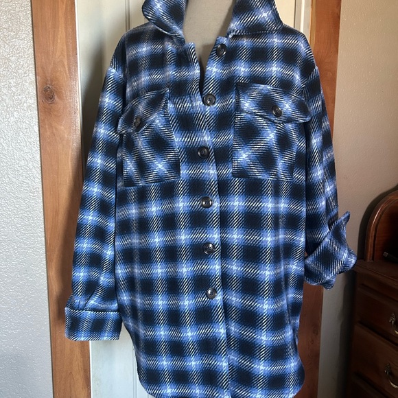 Shacket - Picture 8 of 10